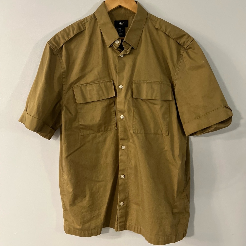 Shortsleeve H&M buttondown shirt